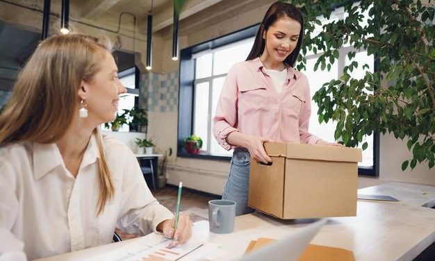 4 in 10 workers plan to look for a new job in first half of 2022