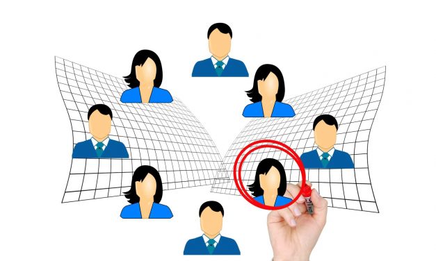 4 TIPS TO STAND OUT IN YOUR FIRST JOB SEARCH